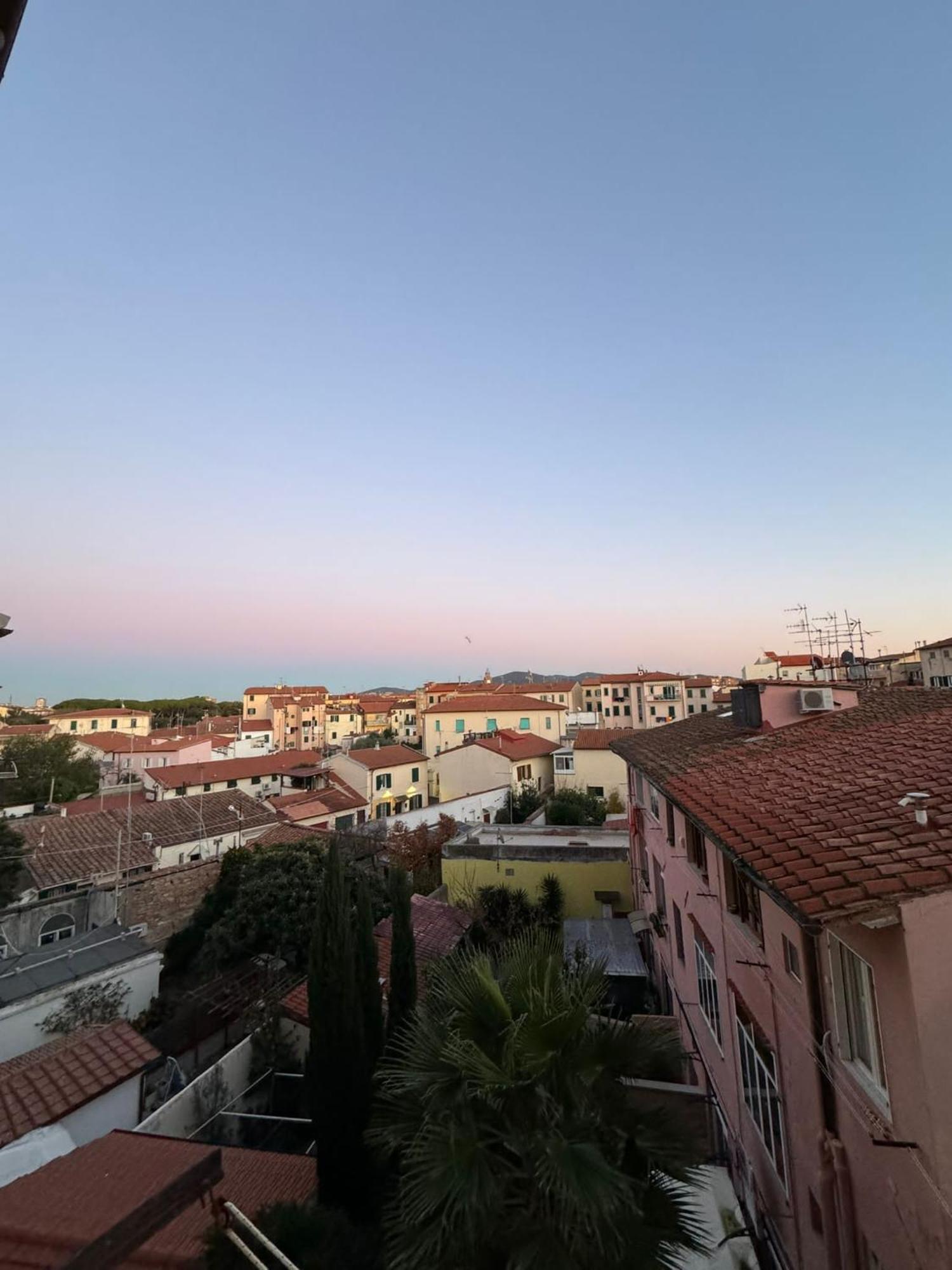 La Casina Di Maya Apartment Livorno Luaran gambar